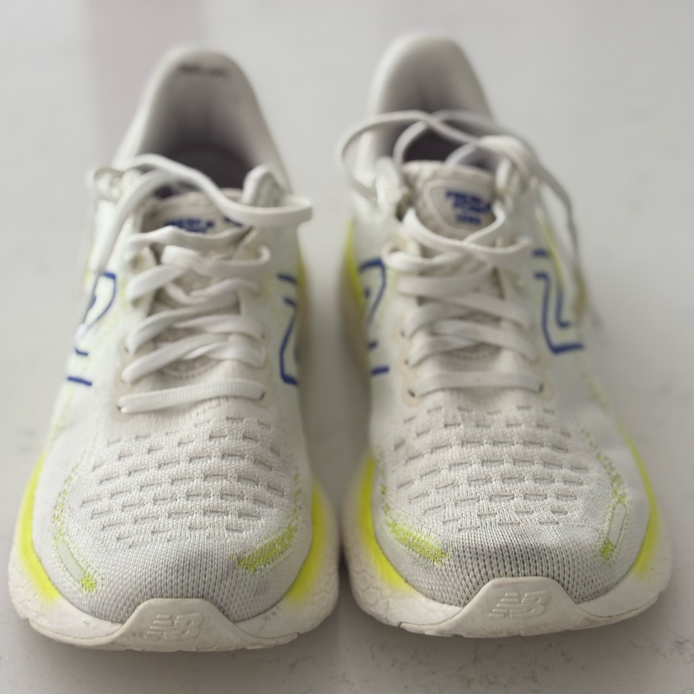 Women’s New Balance 1080 V12 in Color Salt/Electric Indigo, Size 8